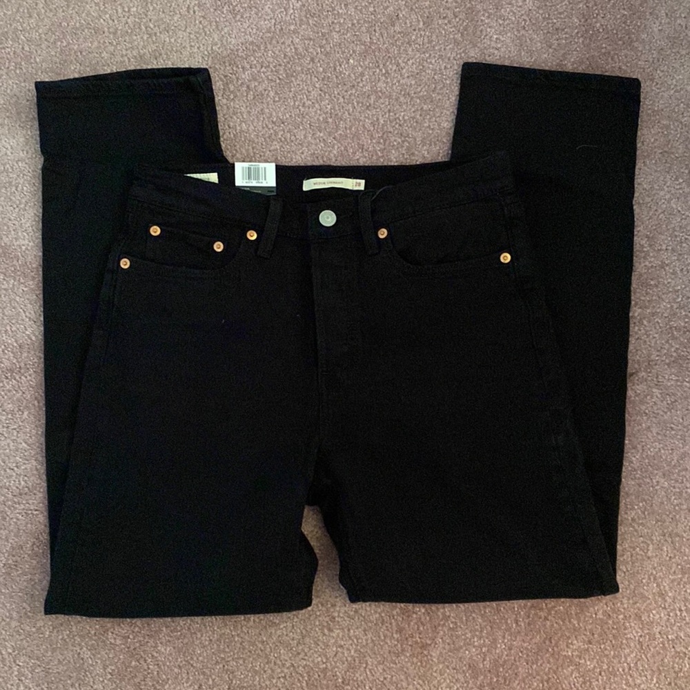 NWT women’s Black Wedgie Straight Levi’s Jeans